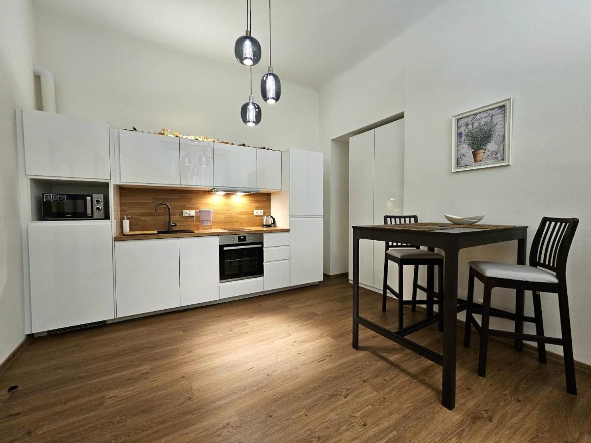Sweet Apartment In The Heart Of Praga Zewnętrze zdjęcie